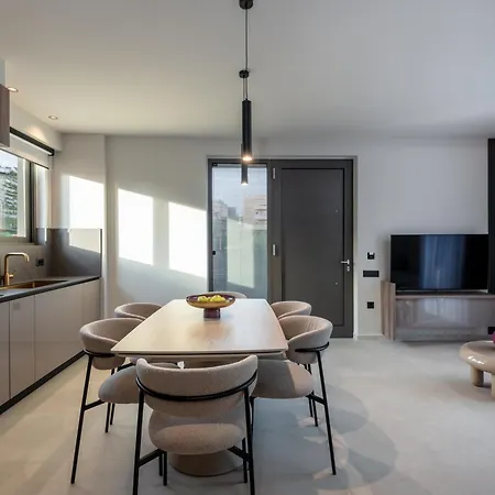 Naeva Luxury - Garden 아파트